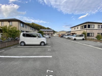 【駐車場】 | ヌーベル学園南館