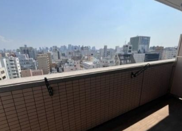 スプランディッド新大阪キャトルのバルコニー