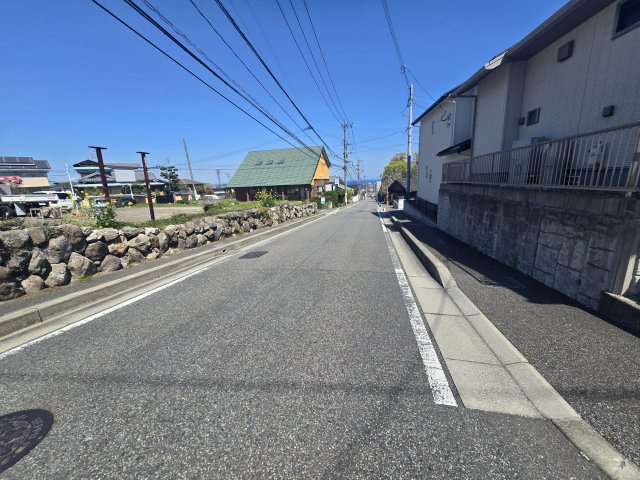 【前面道路含む現地写真】