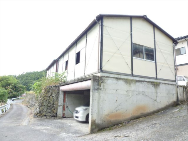 亀沢農地付住宅３LDKオール電化太陽光パネルのその他|車庫と倉庫