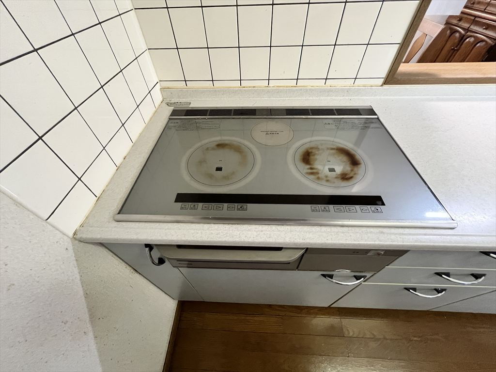 亀沢農地付住宅３LDKオール電化太陽光パネルのキッチン|IH