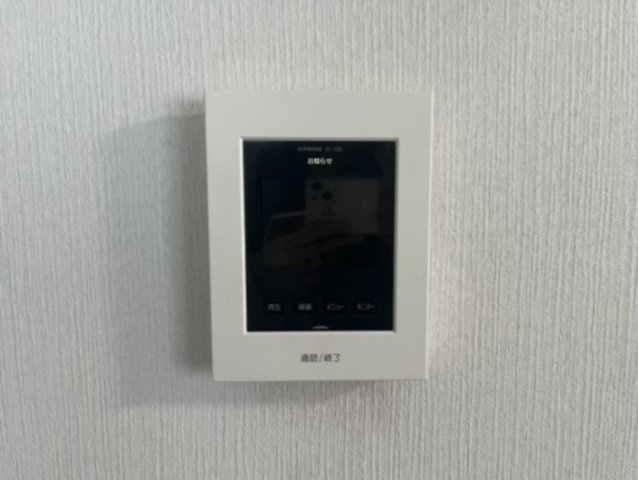 亀沢農地付住宅３LDKオール電化太陽光パネルのその他|インターホン