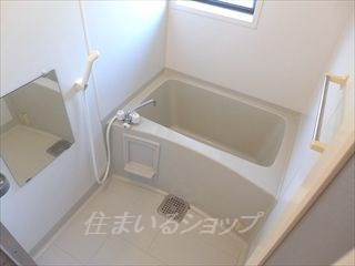 セジュール深川　A棟の浴室|窓あり
