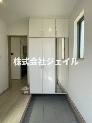 新築戸建　全７区画　残４区画の玄関