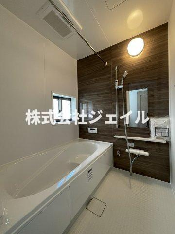 新築戸建　全７区画　残４区画の浴室