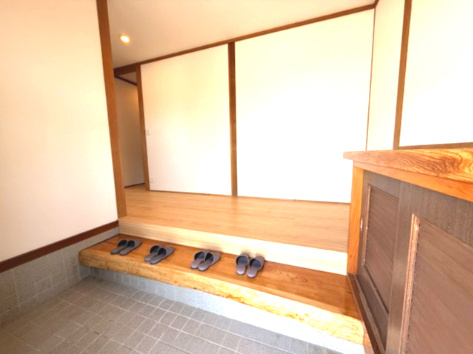 筑後市下北島　中古戸建の玄関