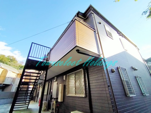 逗子市山の根１丁目のアパートの外観
