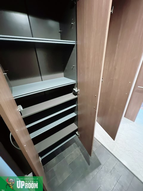 アコールヒルズの玄関