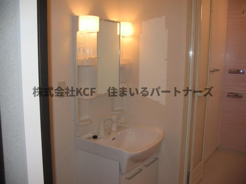 プレフェランス長門石の洗面所