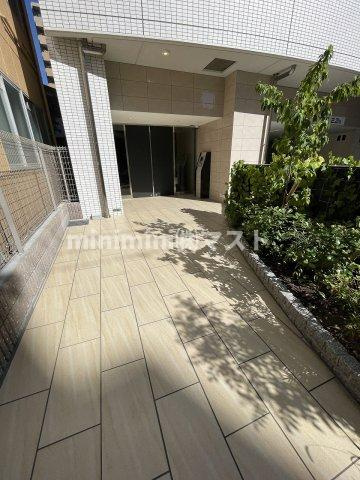 大阪市北区中崎１丁目の賃貸マンションのエントランス