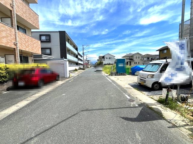 【その他】 | 福岡市西区富士見1丁目1期　1号棟（全3棟）【仲介手数料無料・0円】 | 現地写真。前面道路です。