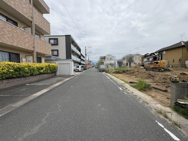 【その他】 | 福岡市西区富士見1丁目1期　1号棟（全3棟）【仲介手数料無料・0円】 | 現地写真。前面道路です。