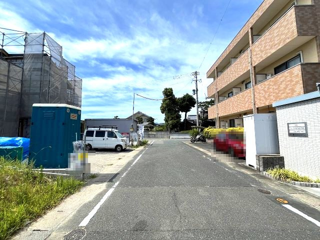 【その他】 | 福岡市西区富士見1丁目1期　1号棟（全3棟）【仲介手数料無料・0円】 | 現地写真。前面道路です。