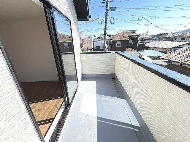 【バルコニー】 | 福岡市西区富士見1丁目1期　1号棟（全3棟）【仲介手数料無料・0円】 | 施工例。施工例は完成時と異なる場合があります。