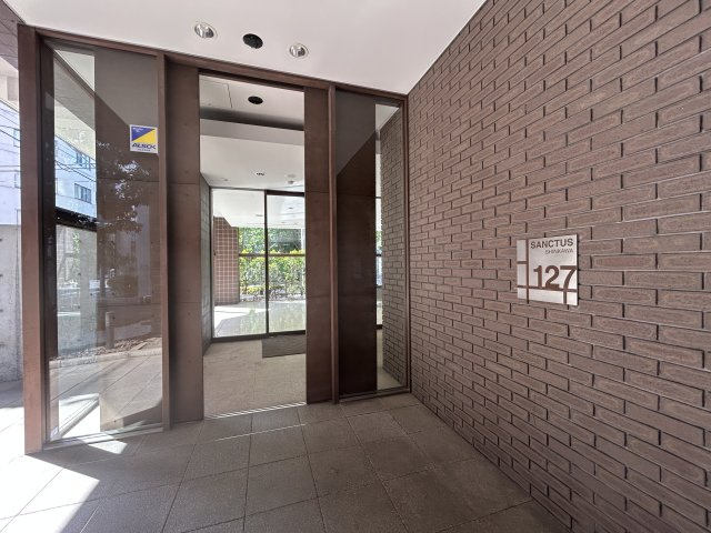 サンクタス127の玄関