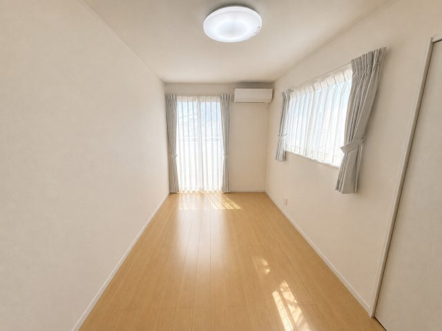 さいたま市西区西遊馬　中古戸建の洋室|※一部CG加工されております