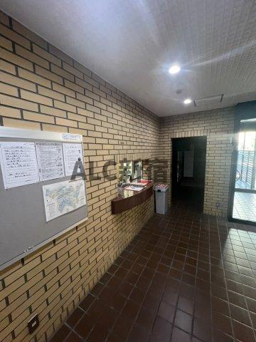 新宿区新宿５丁目の賃貸マンションのロビー