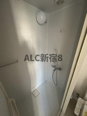 新宿区新宿５丁目の賃貸マンションのシャワールーム