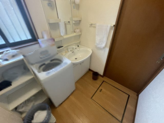 高島市今津町今津中古戸建の洗面所