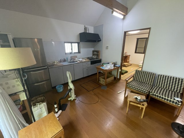 高島市今津町今津中古戸建の居間・リビング