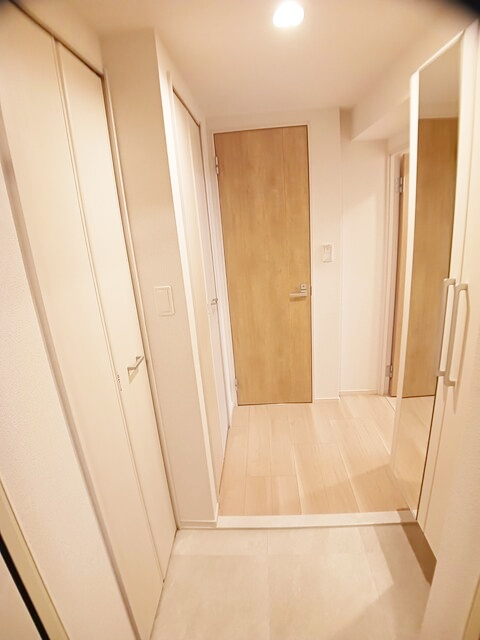 平塚市八千代町の賃貸マンションの玄関