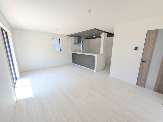 取手市本郷　6期　新築戸建て　3号棟の居間・リビング|南向きで明るく陽当たりの良いリビングです♪