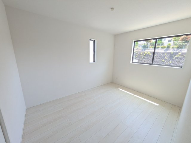 取手市本郷　6期　新築戸建て　3号棟の洋室|陽当たりの良い明るい洋室です♪