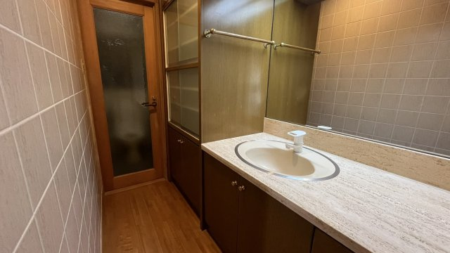 神戸市北区藤原台北町２丁目　戸建住宅の独立洗面台