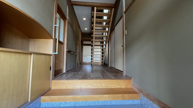 神戸市北区藤原台北町２丁目　戸建住宅の玄関
