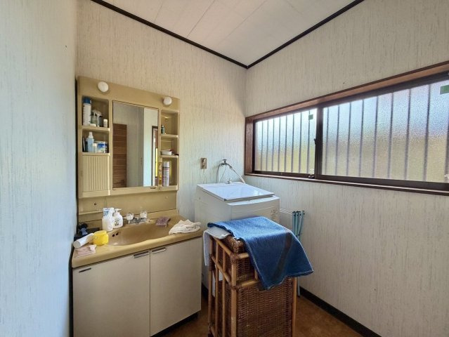 鉾田市安塚中古戸建の独立洗面台