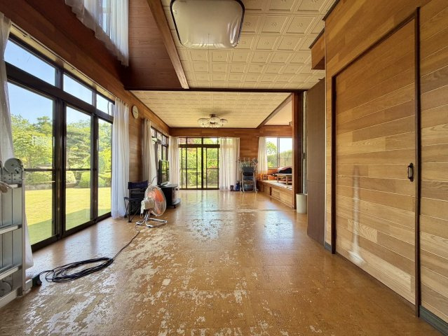 鉾田市安塚中古戸建の居間・リビング