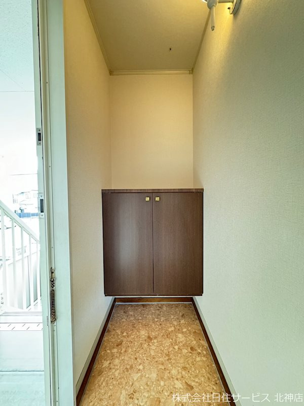 神戸市北区有野町唐櫃のハイツの玄関|下駄箱付きの玄関！