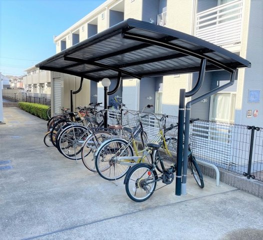 レオネクストクレストタウンＣのその他|屋根付き駐輪場