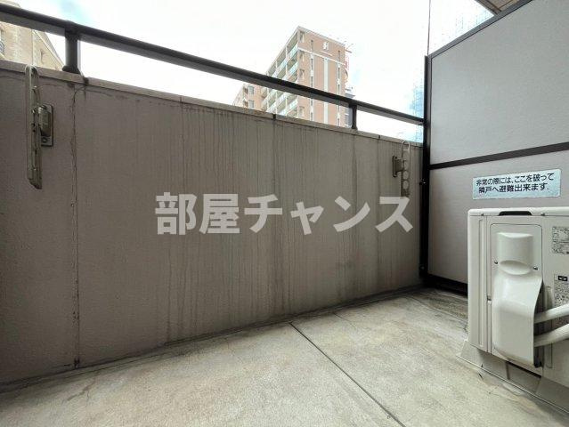 サンパティーク東片端のバルコニー