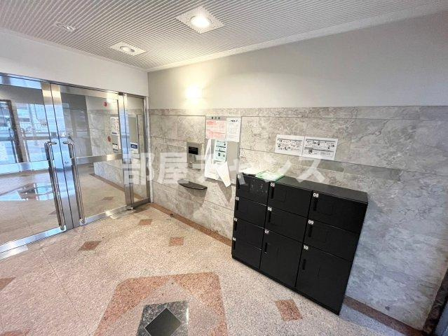 サンパティーク東片端のエントランス