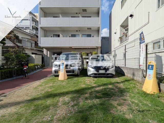 レオーネ清澄白河の駐車場