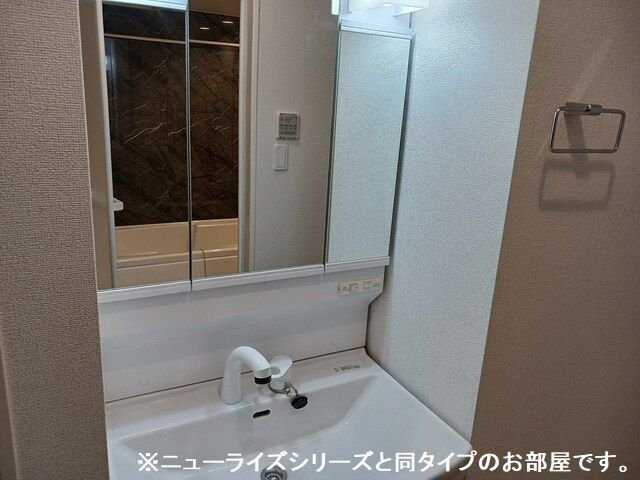 セレナ　ヴィラ　酒門　ウエストの洗面所|忙しい朝には欠かせない洗面所です
