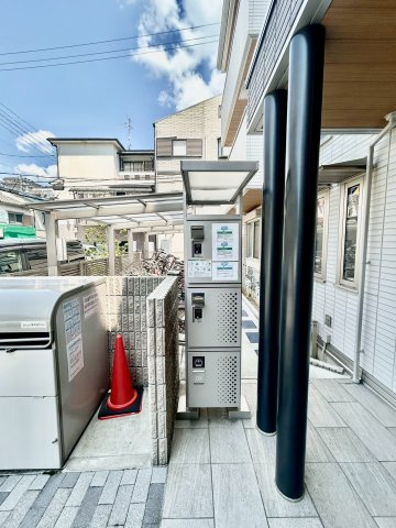 ロイヤルクレヴィアのその他共用部分|宅配BOX付いてます