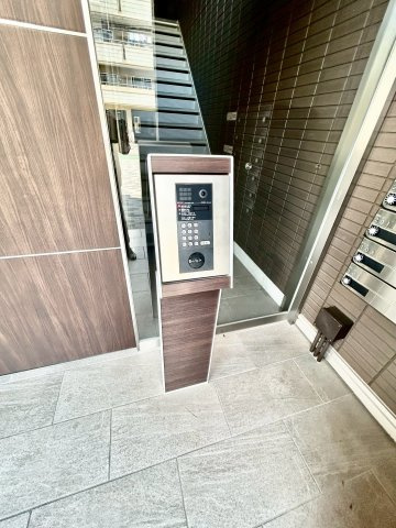 ロイヤルクレヴィアのセキュリティ|オートロックで安心