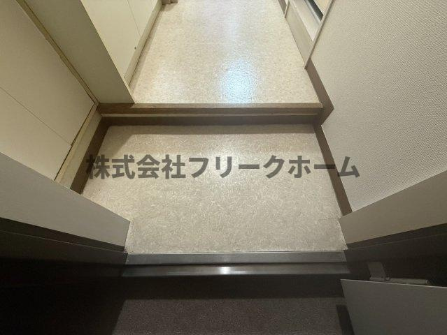 武蔵野市境南町２丁目の賃貸マンションの玄関
