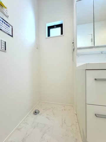 【新築戸建】 さいたま市浦和区領家１丁目のランドリースペース|ランドリースペース
室内干しや衣服の移動がスムーズに行えるランドリースペース。天候を気にせず洗濯ができて大変便利です。