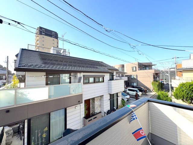 【新築戸建】 さいたま市浦和区領家１丁目の展望|2階バルコニーからの眺望
2階バルコニーからの心地よい眺望。周辺に開放感があり、心地よい風と光を感じることができます。