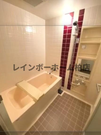 特典：仲介手数料が無料です!!の浴室