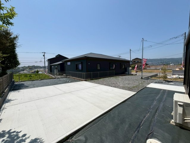 日立市東大沼町　新築戸建の駐車場|日当たりや広さを現地で体感してください。理想のガーデニングや家庭菜園を始めてみませんか。
