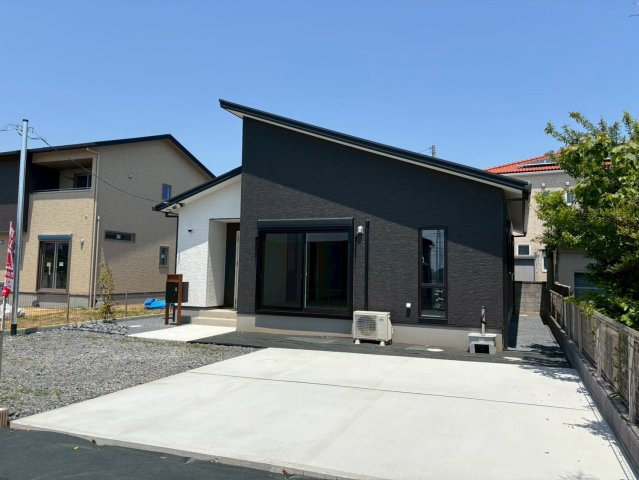 日立市東大沼町　新築戸建の駐車場