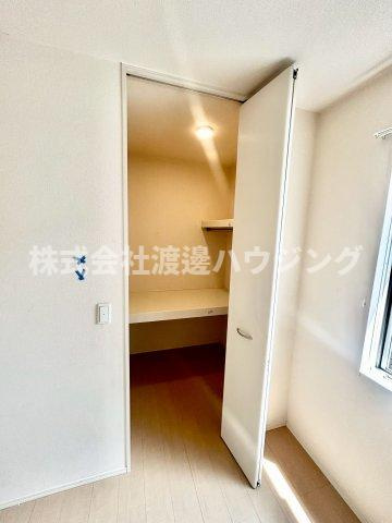 グラジオラスの収納|ウォークインクローゼット