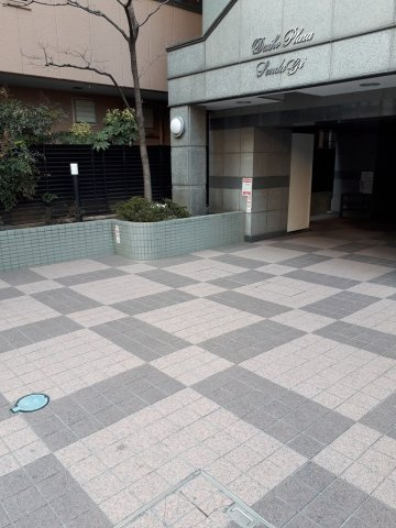 ダイホープラザ千駄木のエントランス