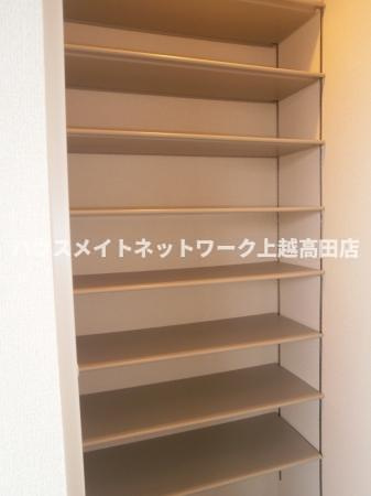 プラムコートの玄関|玄関クローゼット