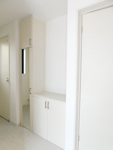 名古屋市北区大杉３丁目の新築一戸建の玄関|◇玄関収納◇　　家族の履物がしっかり収納できる玄関収納♪
