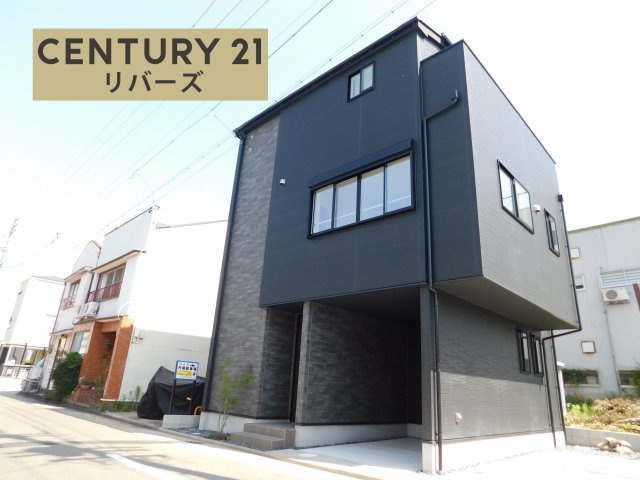 名古屋市北区大杉３丁目の新築一戸建の前面道路含む現地写真|☆限定１棟☆　　新価格！！いつでも見学出来ます♪（お問合せ当日、平日、水曜、夜間でもＯＫ）　ビルトインガレージ・駐車並列２台ＯＫ！　カウンター＋収納付きワイドリビング１７．０帖♪　小学校まで８５ｍ！
